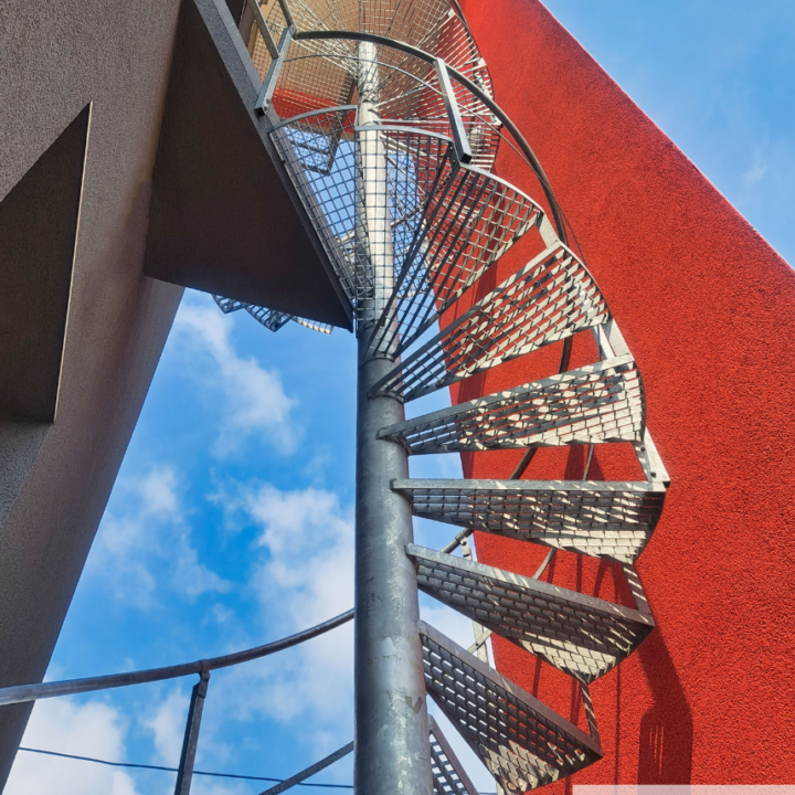Spiralna konstrukcija evakuacionog stpeništa